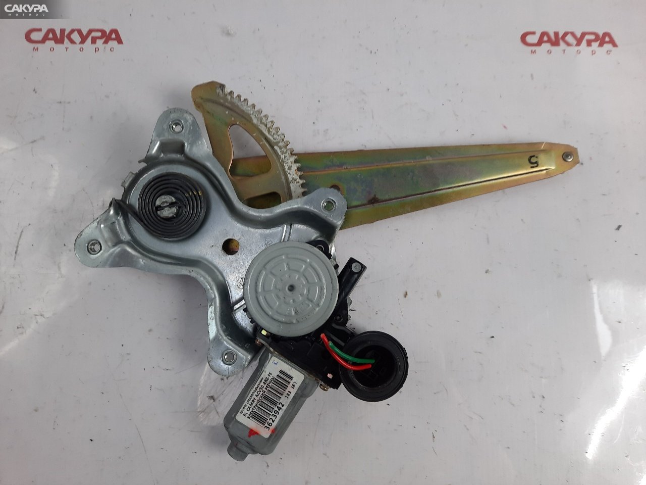 Стеклоподъемник задний левый Toyota Camry ACV30 2AZ-FE: купить в Сакура Красноярск.