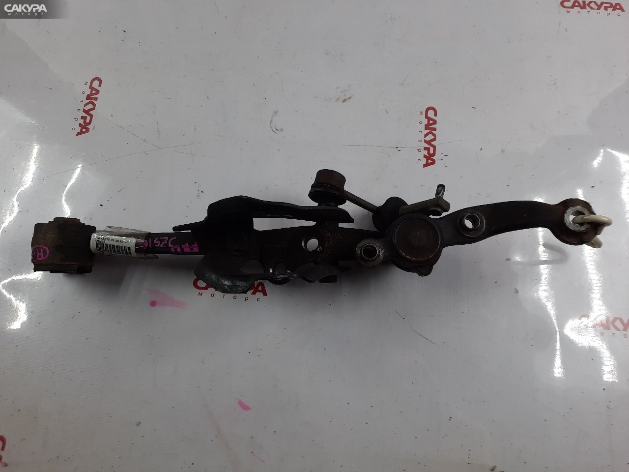Рычаг подвески нижний передний правый Toyota Aristo JZS160 2JZ-GE: купить в Сакура Красноярск.