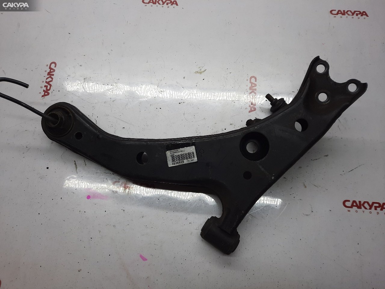 Рычаг подвески передний правый Toyota Corolla AE111 4A-FE: купить в Сакура Красноярск.
