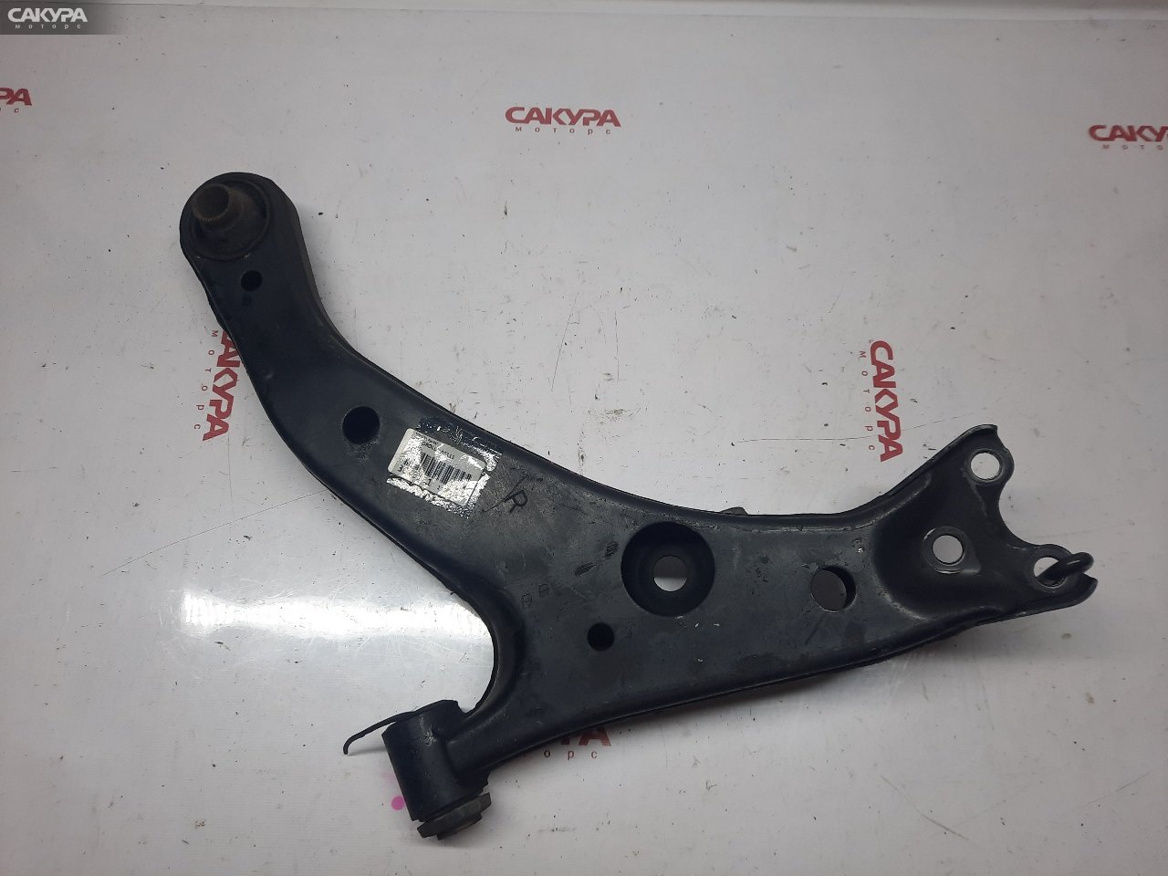 Рычаг подвески передний правый Toyota Corolla AE111 4A-FE: купить в Сакура Красноярск.
