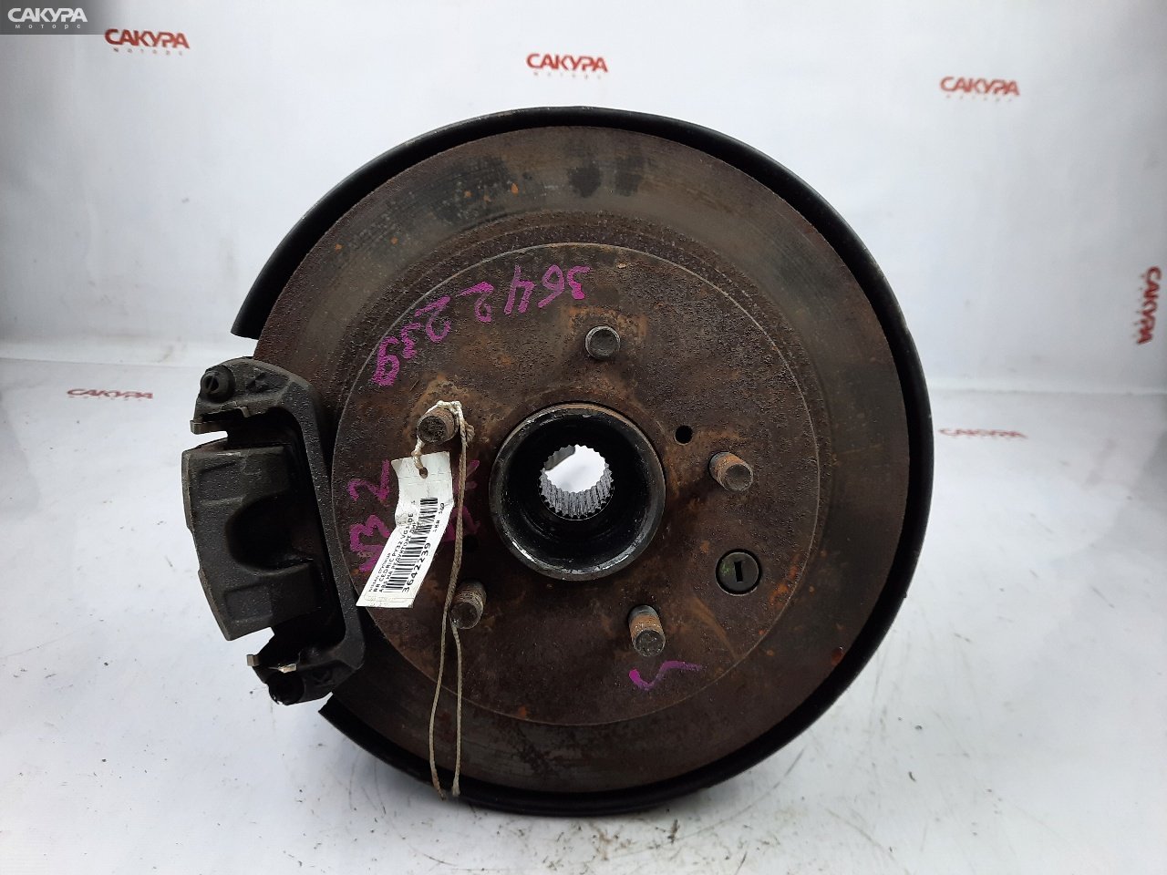 Ступица задняя правая Nissan Cedric PY32 VG30DE: купить в Сакура Красноярск.