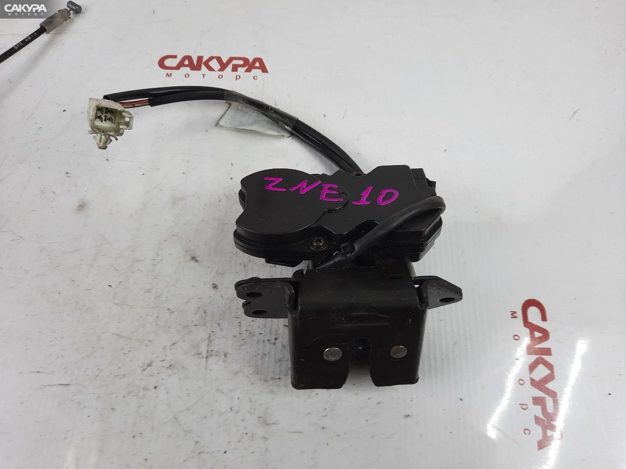 Замок багажника задний Toyota Wish ZNE10G 1ZZ-FE: купить в Сакура Красноярск.