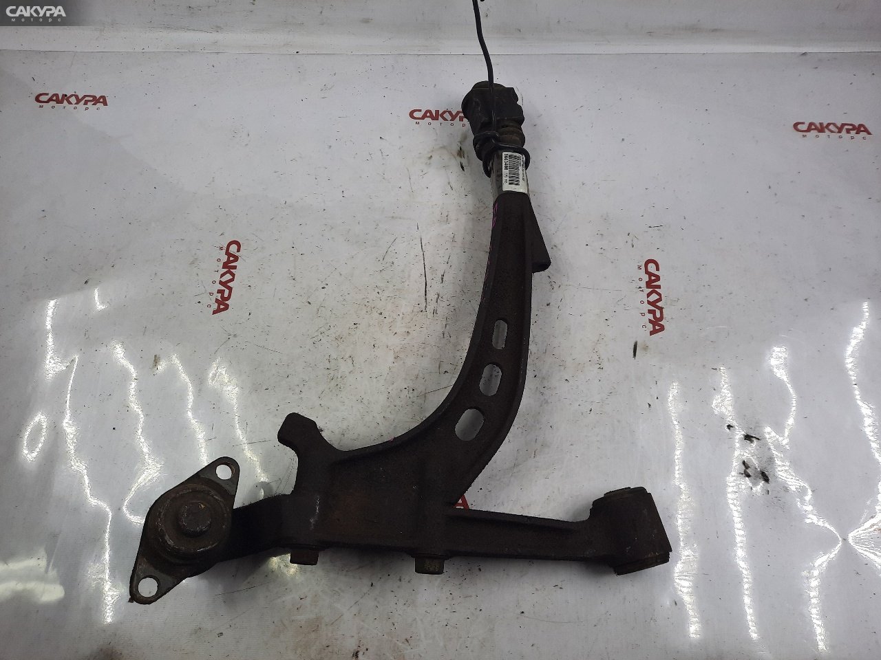 Рычаг подвески передний правый Toyota Estima Emina CXR10G 3C-T: купить в Сакура Красноярск.