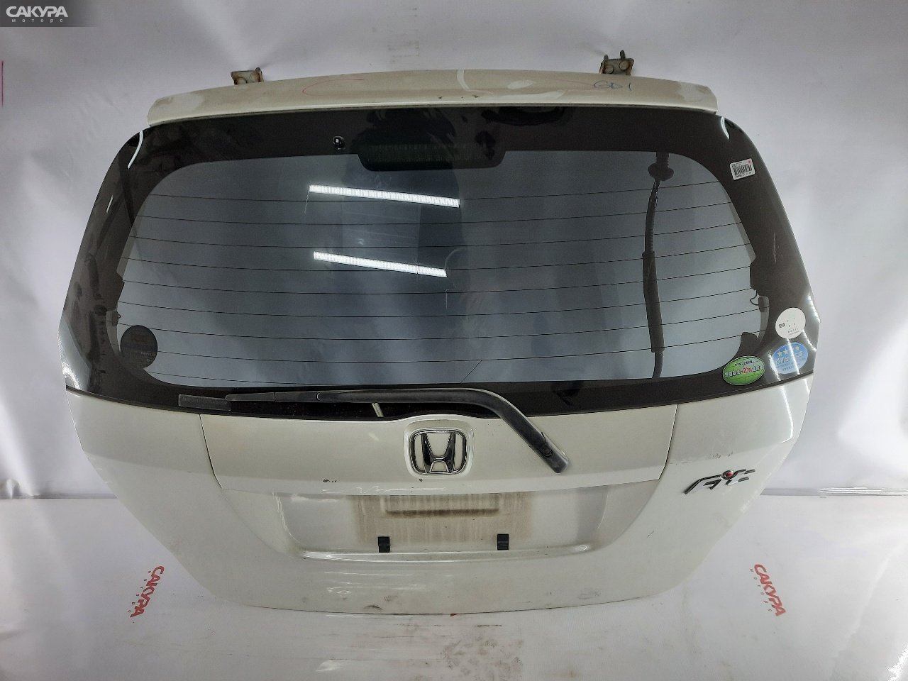 Дверь задняя багажника Honda FIT GD1 L13A: купить в Сакура Красноярск.