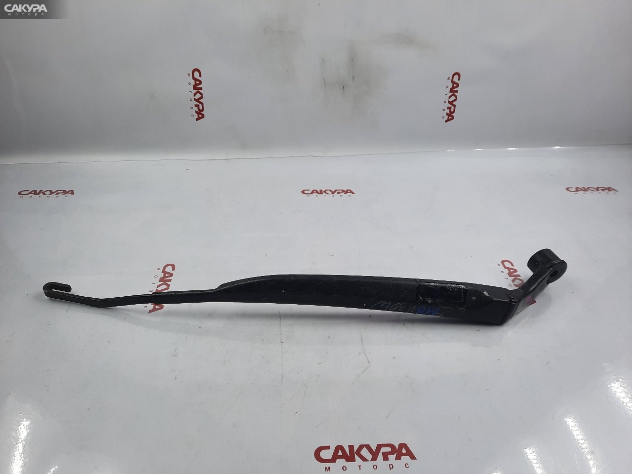 Держатель щетки стеклоочистителя передний правый Toyota Harrier MCU30W 1MZ-FE: купить в Сакура Красноярск.
