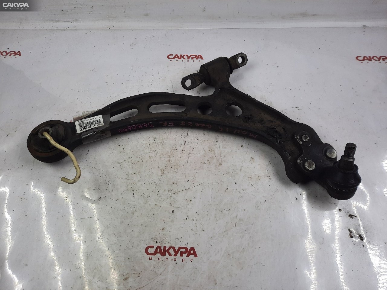 Рычаг подвески передний правый Toyota Harrier MCU15W 1MZ-FE: купить в Сакура Красноярск.