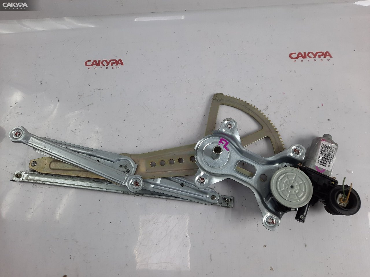 Стеклоподъемник передний левый Toyota Vista Ardeo SV50G 3S-FSE: купить в Сакура Красноярск.