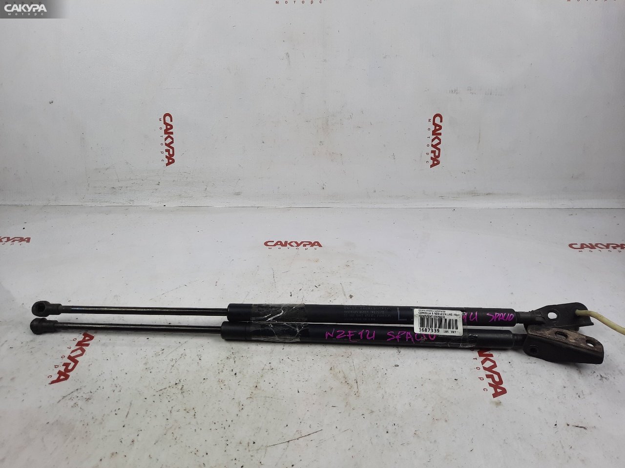 Амортизатор багажника Toyota Corolla Spacio NZE121N 1NZ-FE: купить в Сакура Красноярск.