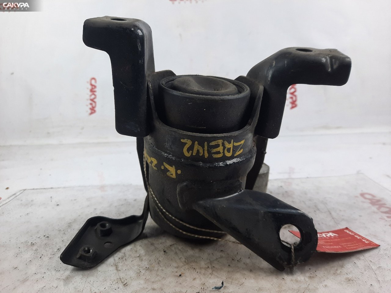 Подушка двигателя правая Toyota Corolla Axio ZRE142 2ZR-FE: купить в Сакура Красноярск.