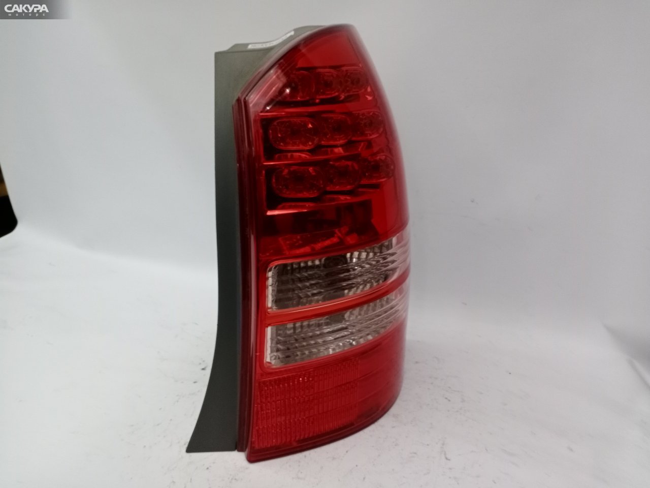 Фонарь стоп-сигнала правый Toyota Wish ZNE10G 1ZZ-FE 68-3: купить в Сакура Красноярск.