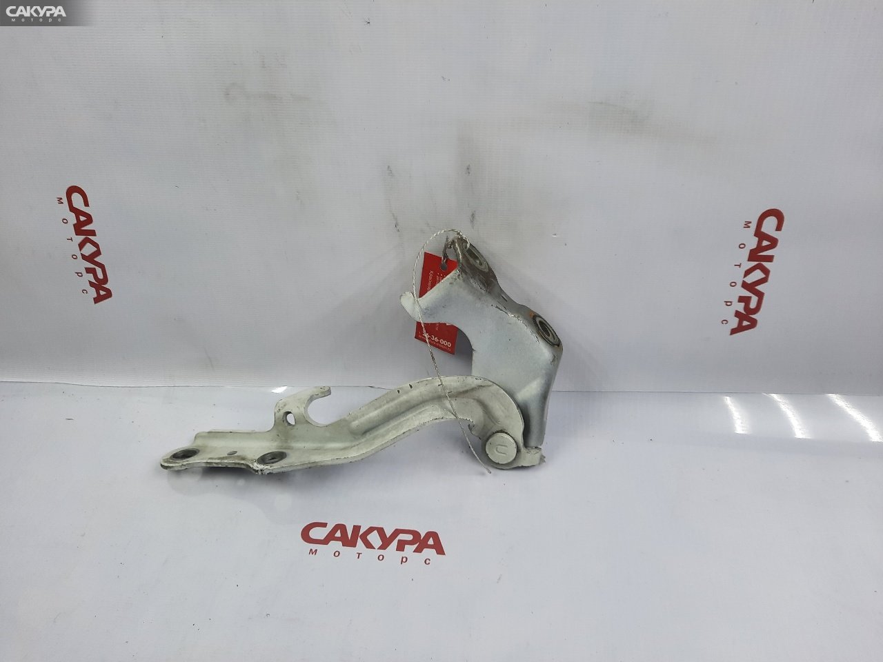 Кронштейн капота левый Toyota Harrier MCU30W 1MZ-FE: купить в Сакура Красноярск.