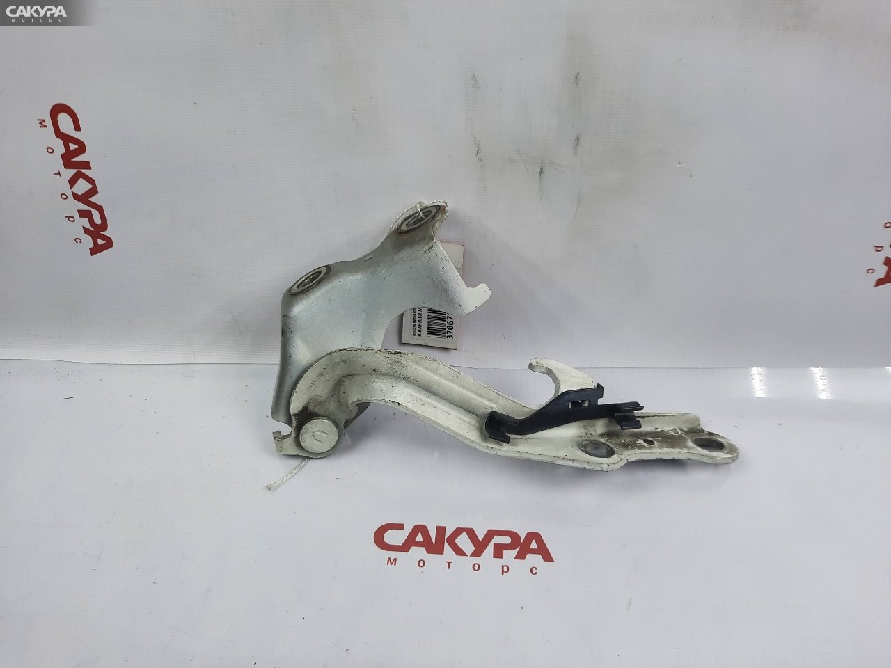 Кронштейн капота правый Toyota Harrier MCU30W 1MZ-FE: купить в Сакура Красноярск.