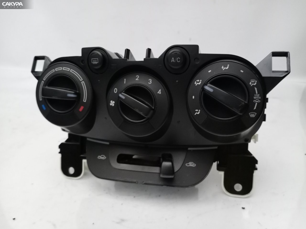 Блок управления климат-контролем Mazda Demio DE3FS ZJ-VE: купить в Сакура Красноярск.