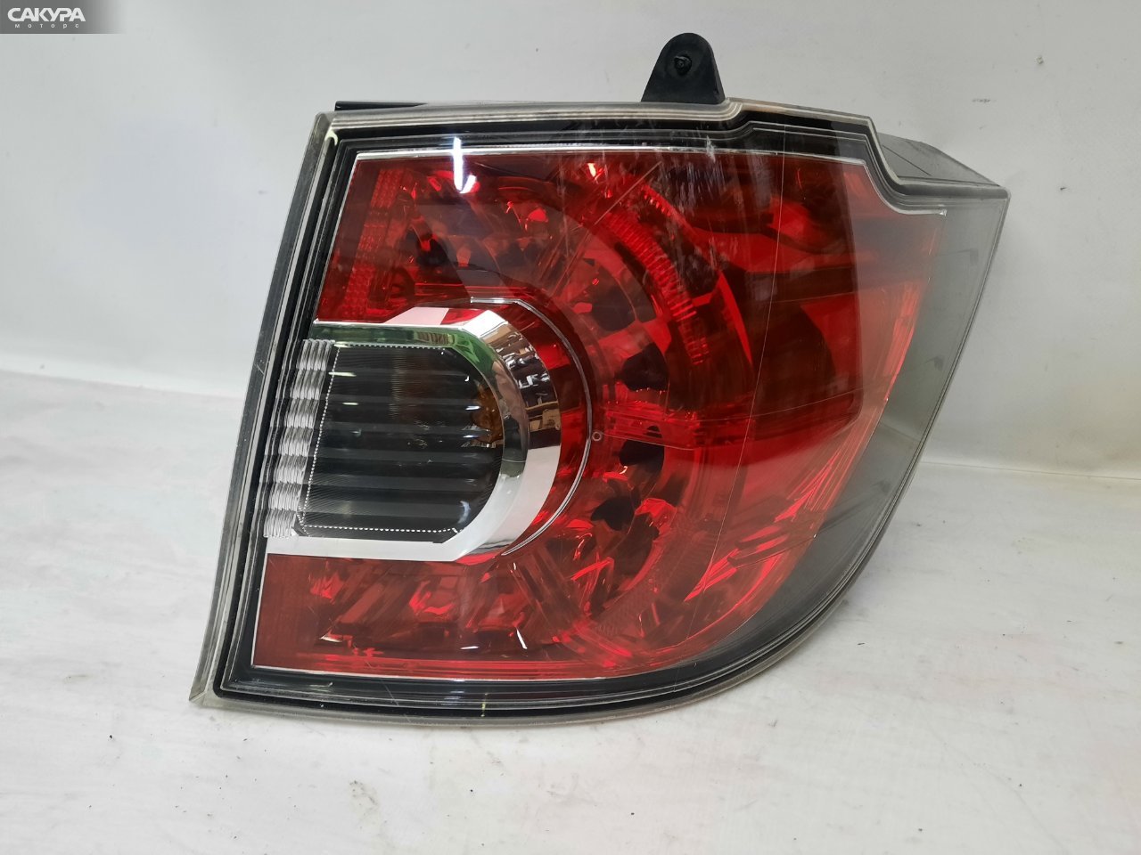 Фонарь стоп-сигнала правый Mazda MPV LY3P P5134: купить в Сакура Красноярск.