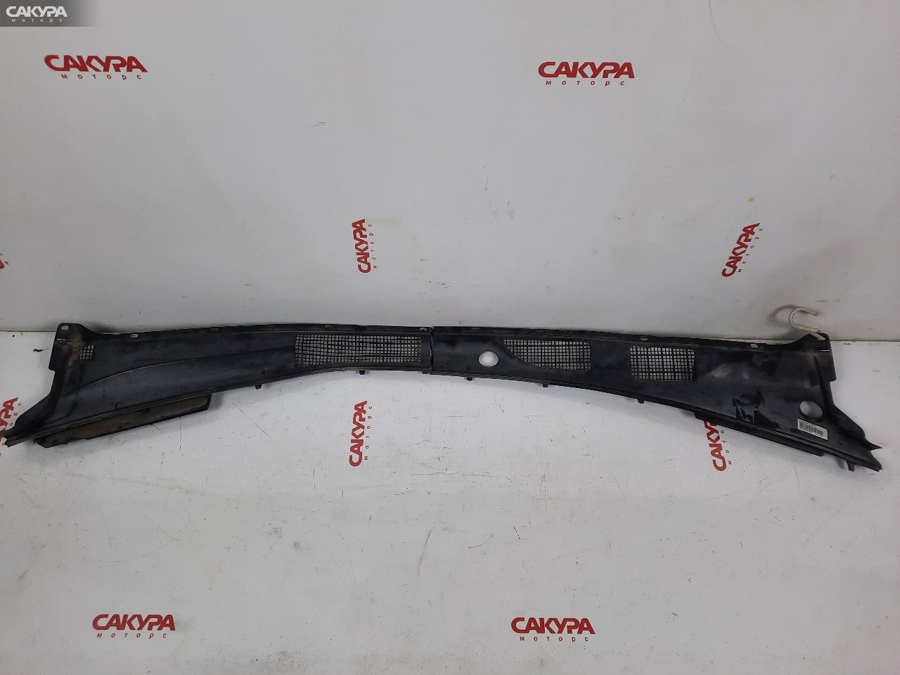 Решетка под лобовое стекло Toyota Camry SV41 3S-FE: купить в Сакура Красноярск.