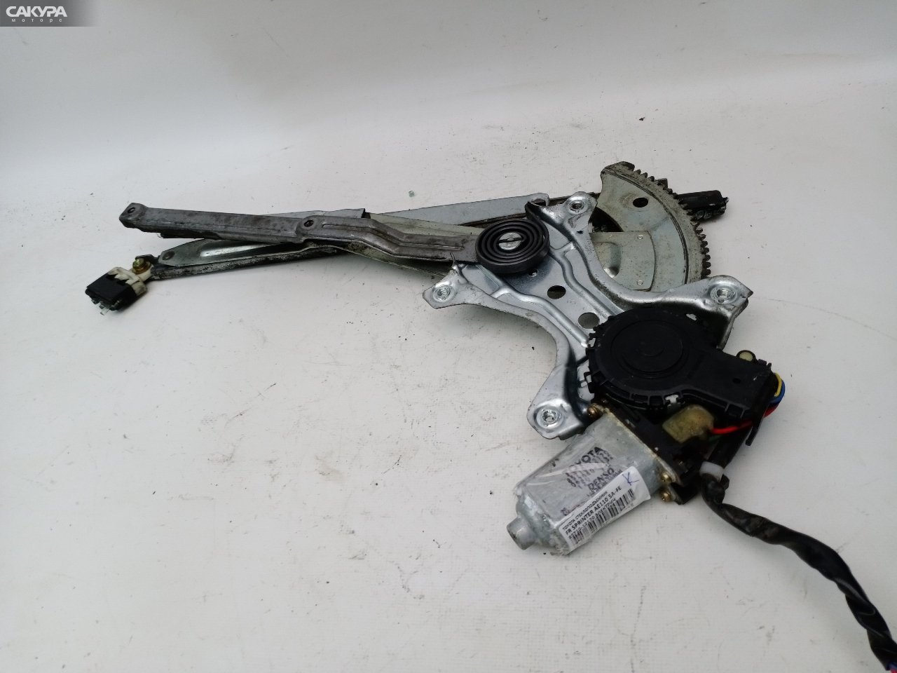 Стеклоподъемник передний правый Toyota Sprinter AE110 5A-FE: купить в Сакура Красноярск.