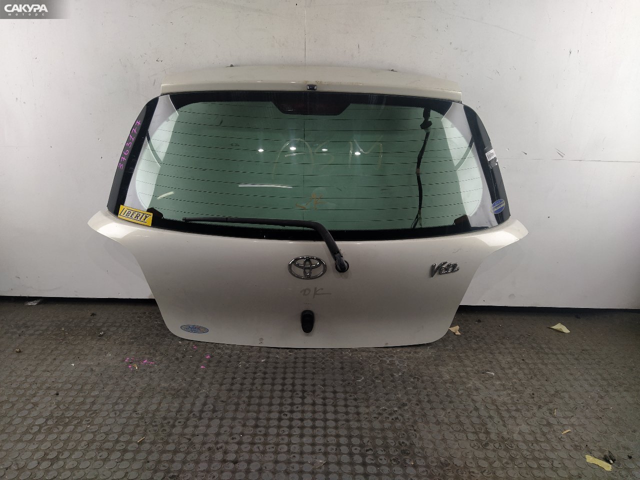 Дверь багажника Toyota Vitz SCP10 1SZ-FE: купить в Сакура Красноярск.