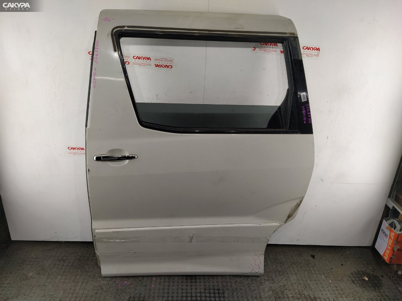 Дверь боковая задняя левая Toyota Alphard MNH10W 1MZ-FE: купить в Сакура Красноярск.