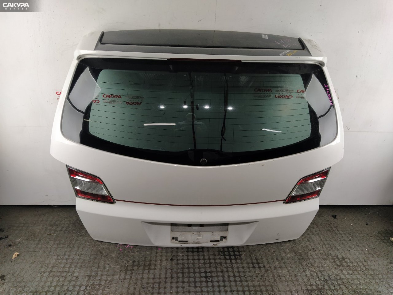 Дверь багажника Mazda MPV LY3P L3-VE: купить в Сакура Красноярск.