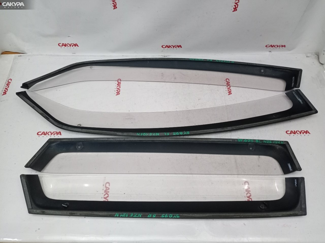 Ветровик Toyota Corolla Spacio NZE121N 1NZ-FE: купить в Сакура Красноярск.