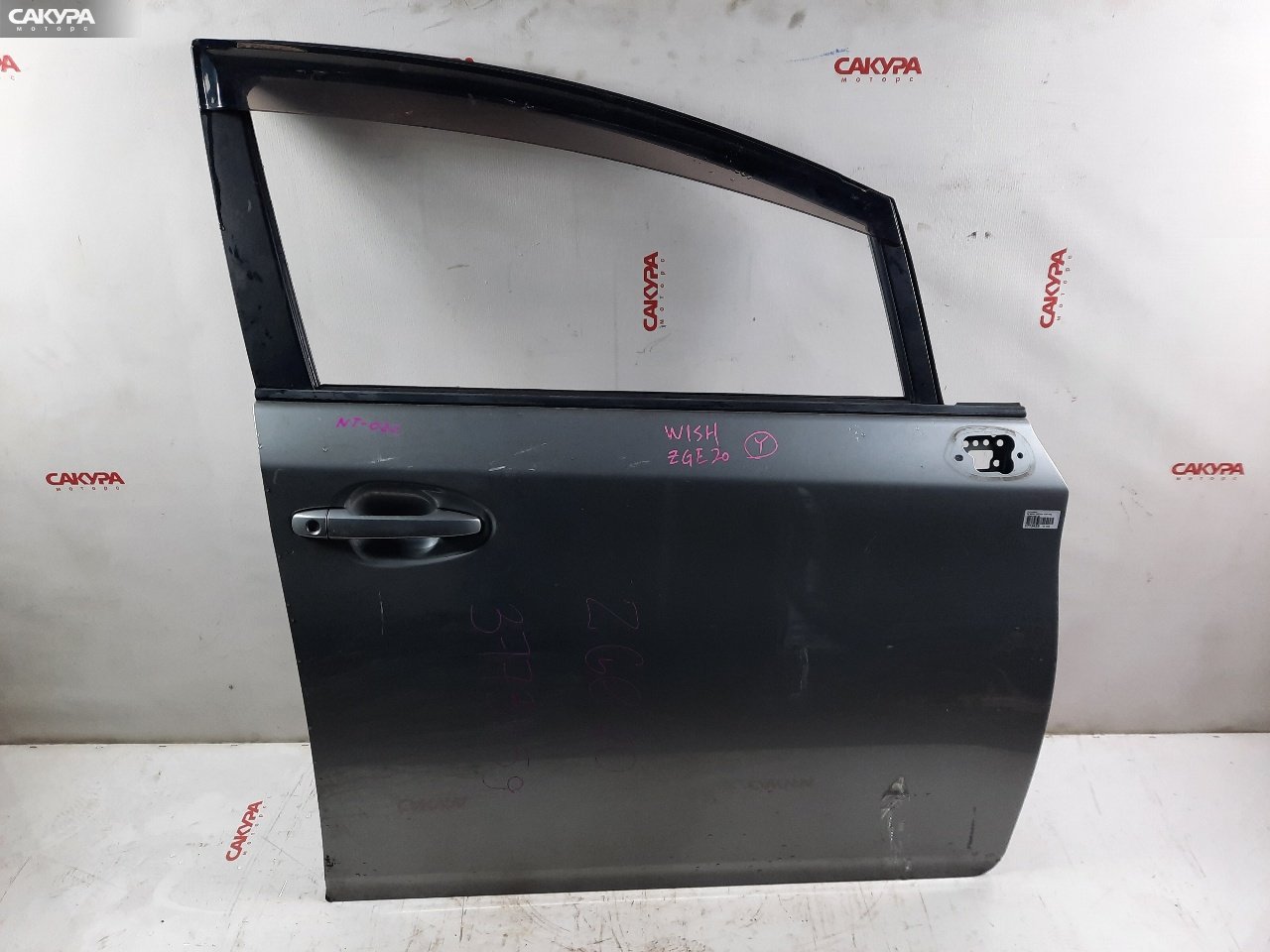 Дверь боковая передняя правая Toyota Wish ZGE20 2ZR-FAE: купить в Сакура Красноярск.