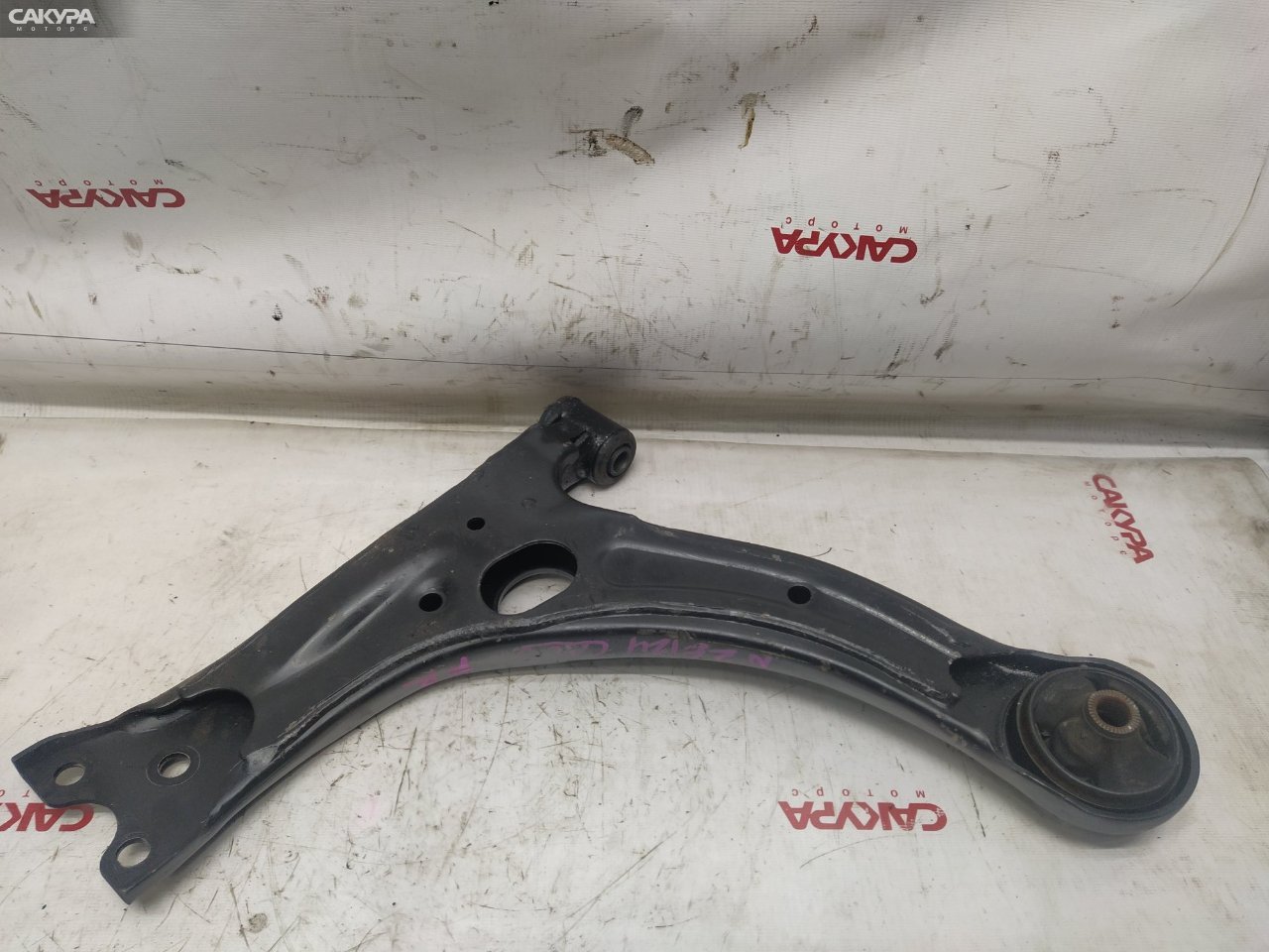 Рычаг подвески передний правый Toyota Corolla NZE124 1NZ-FE: купить в Сакура Красноярск.