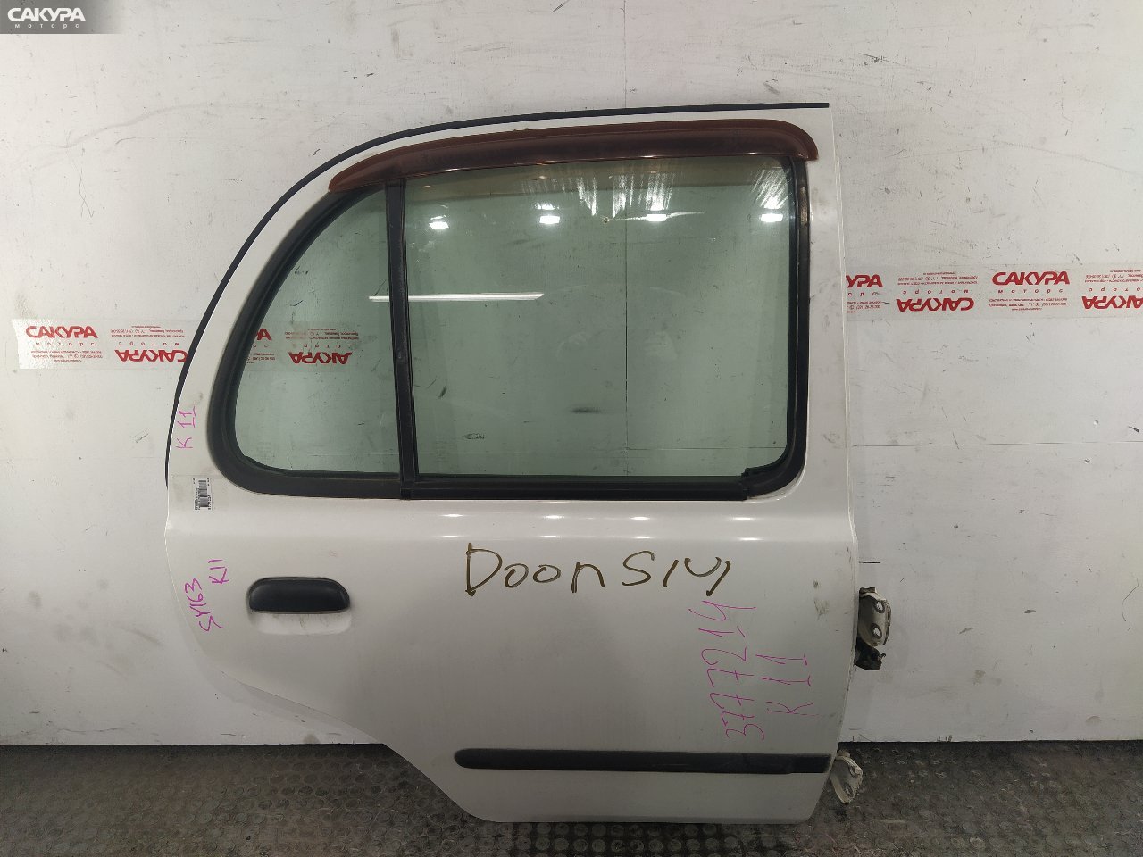 Дверь боковая задняя правая Nissan March K11 CG10DE: купить в Сакура Красноярск.
