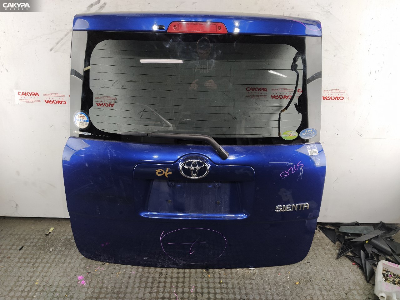 Дверь задняя багажника Toyota Sienta NCP81G 1NZ-FE: купить в Сакура  Красноярск.