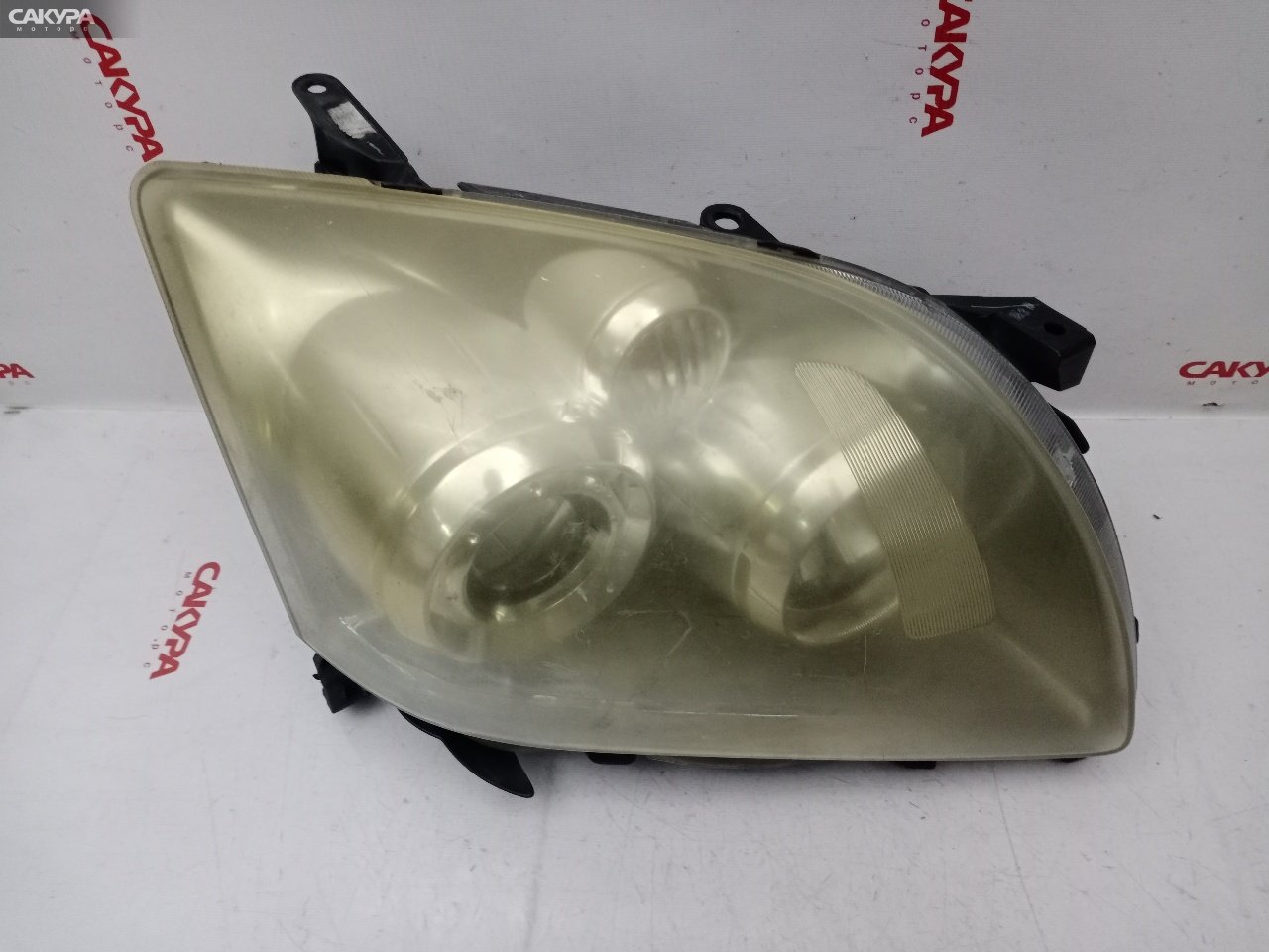 Фара правая Toyota Avensis AZT250 35-106: купить в Сакура Красноярск.