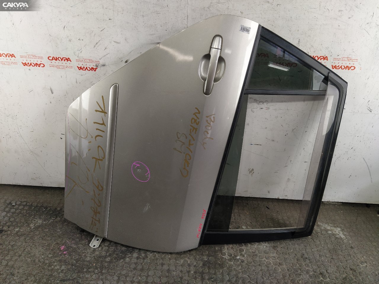 Дверь боковая задняя правая Toyota Corolla Spacio NZE121N 1NZ-FE: купить в Сакура Красноярск.