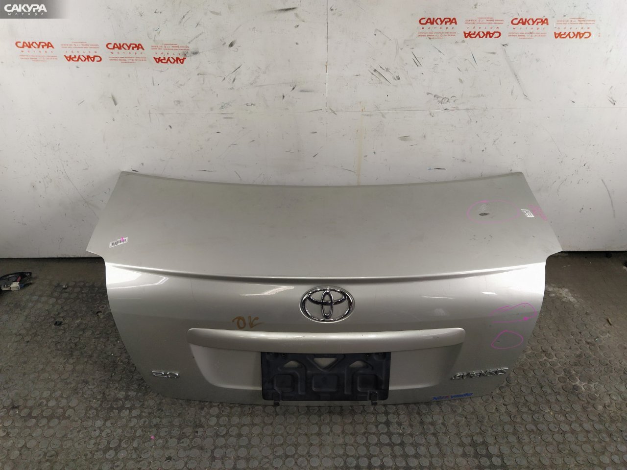 Крышка багажника Toyota Avensis AZT250 1AZ-FSE: купить в Сакура Красноярск.