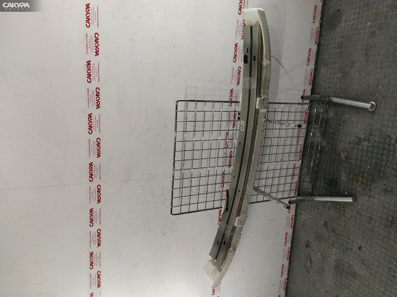 Усилитель бампера передний Toyota Vitz SCP10 1SZ-FE: купить в Сакура Красноярск.