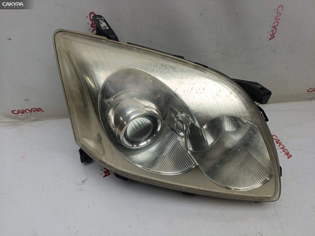 Фара правая Toyota Avensis AZT250 1AZ-FSE 05-41: купить в Сакура Красноярск.