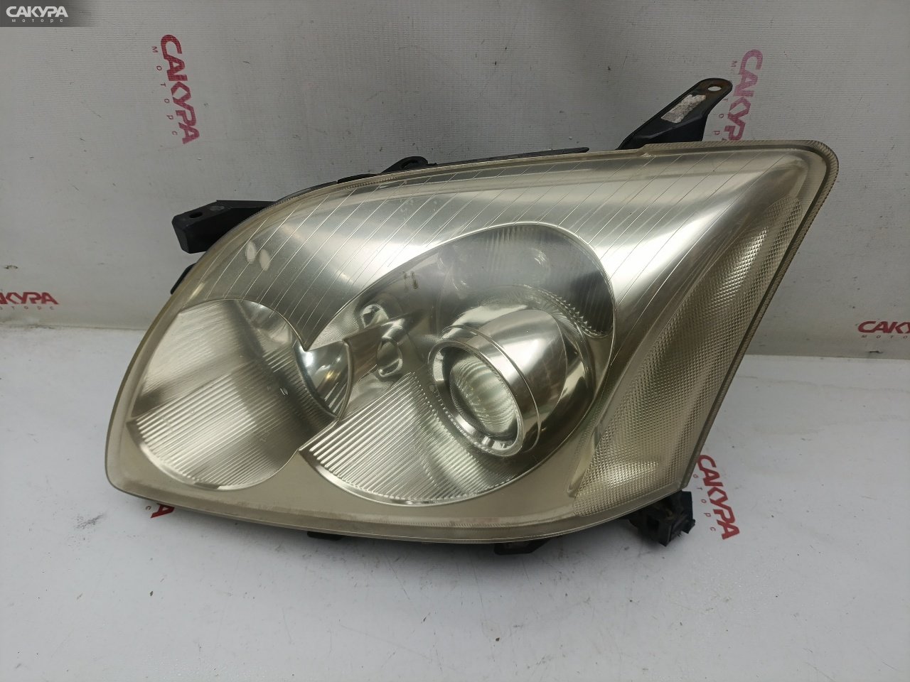 Фара левая Toyota Avensis AZT250 1AZ-FSE 05-41: купить в Сакура Красноярск.