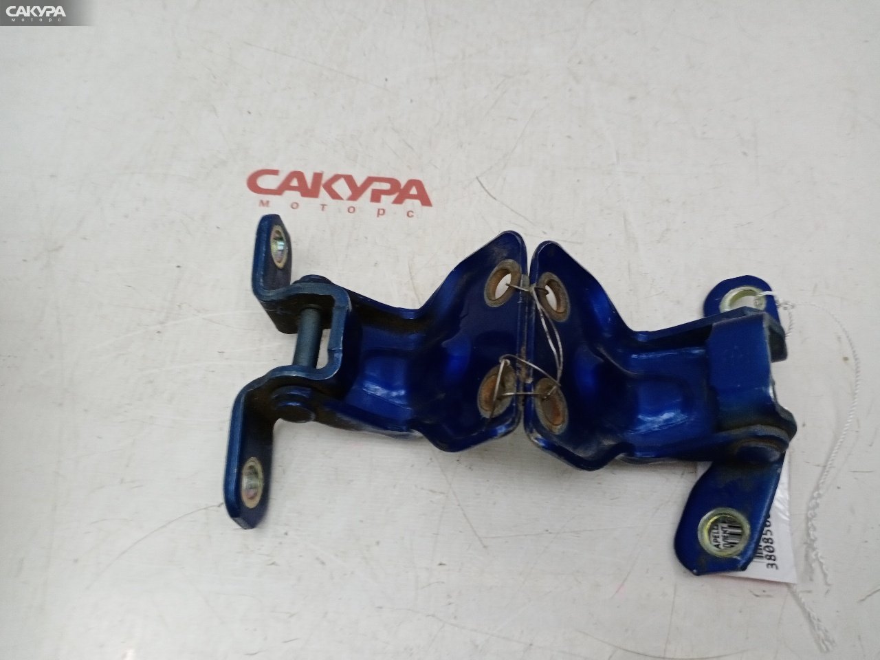 Кронштейн двери задний левый Mazda Capella GWER FS-ZE: купить в Сакура Красноярск.