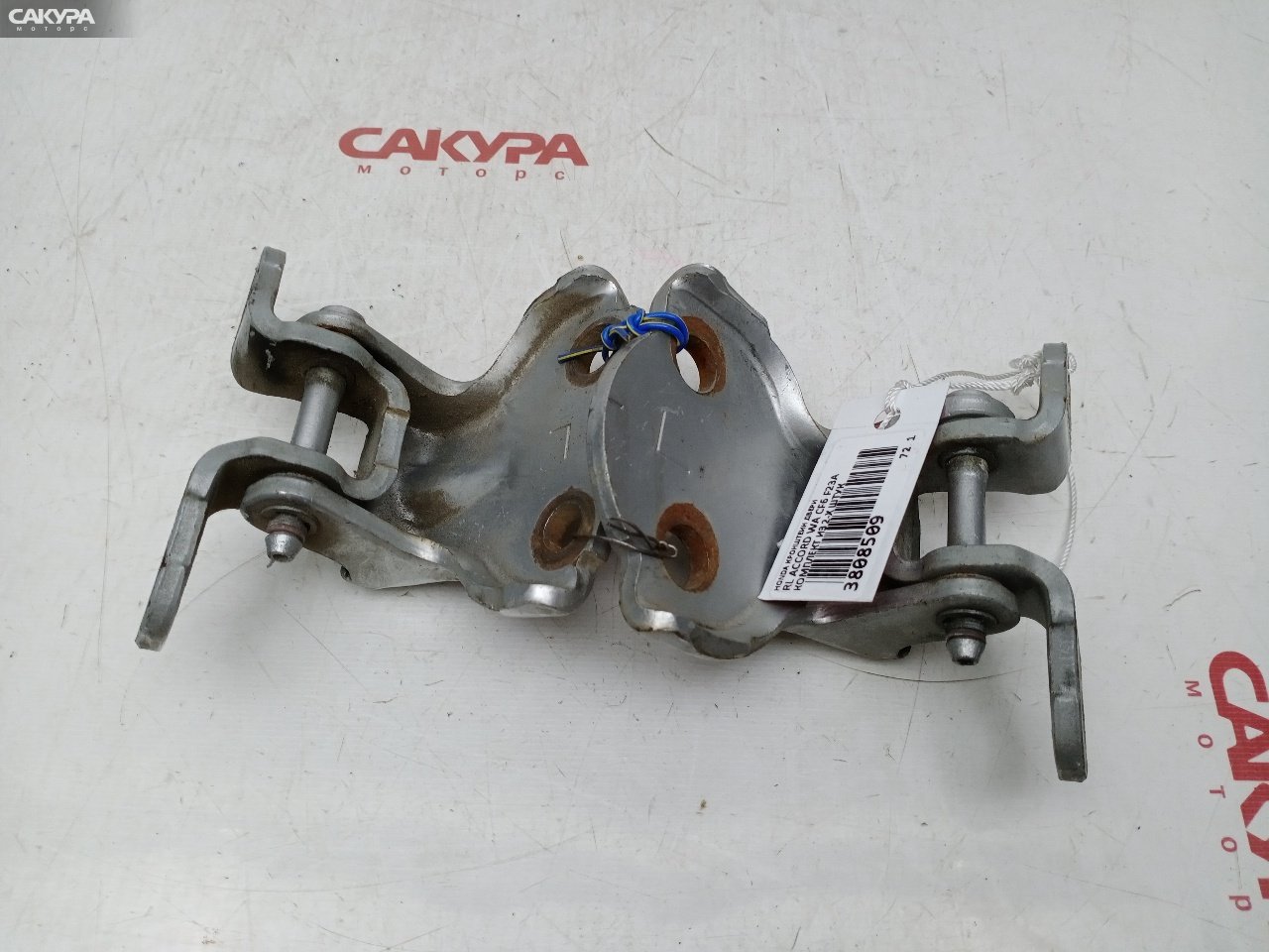 Кронштейн двери задний левый Honda Accord Wagon CF6 F23A: купить в Сакура Красноярск.