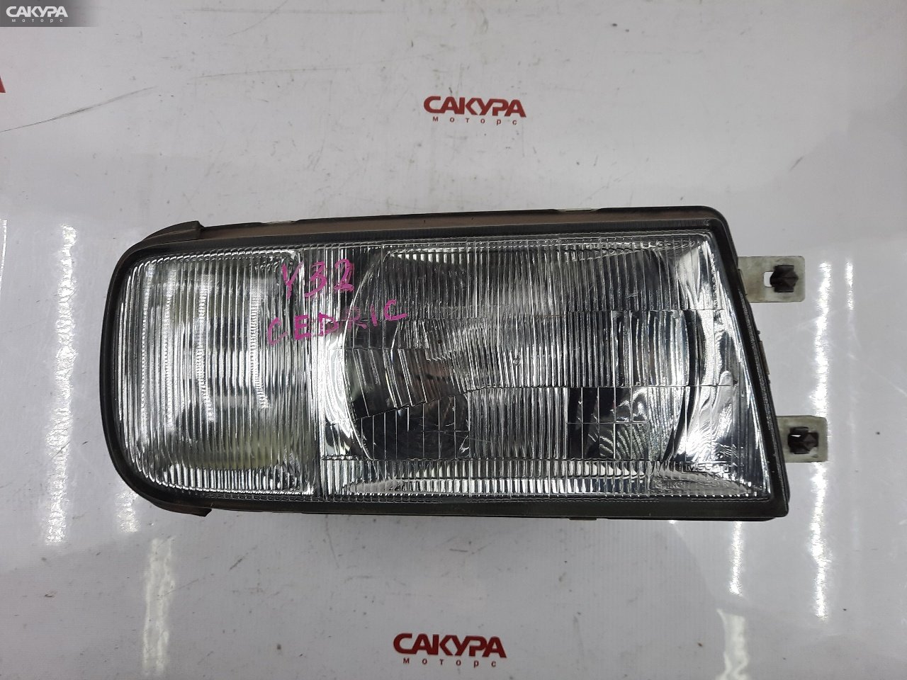 Фара правая Nissan Cedric Y32 1440: купить в Сакура Красноярск.