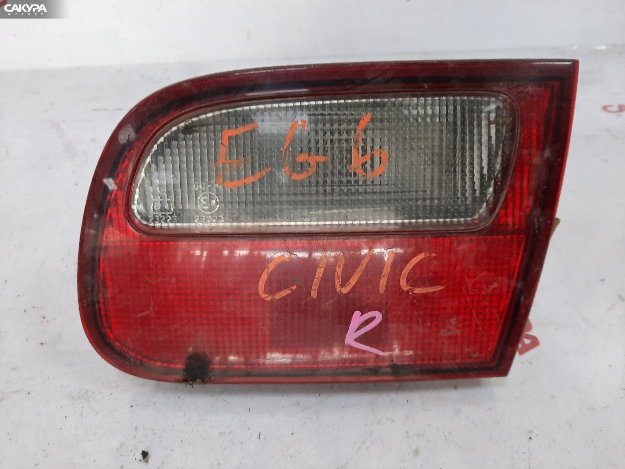 Фонарь вставка багажника правый Honda Civic Ferio EG8: купить в Сакура Красноярск.