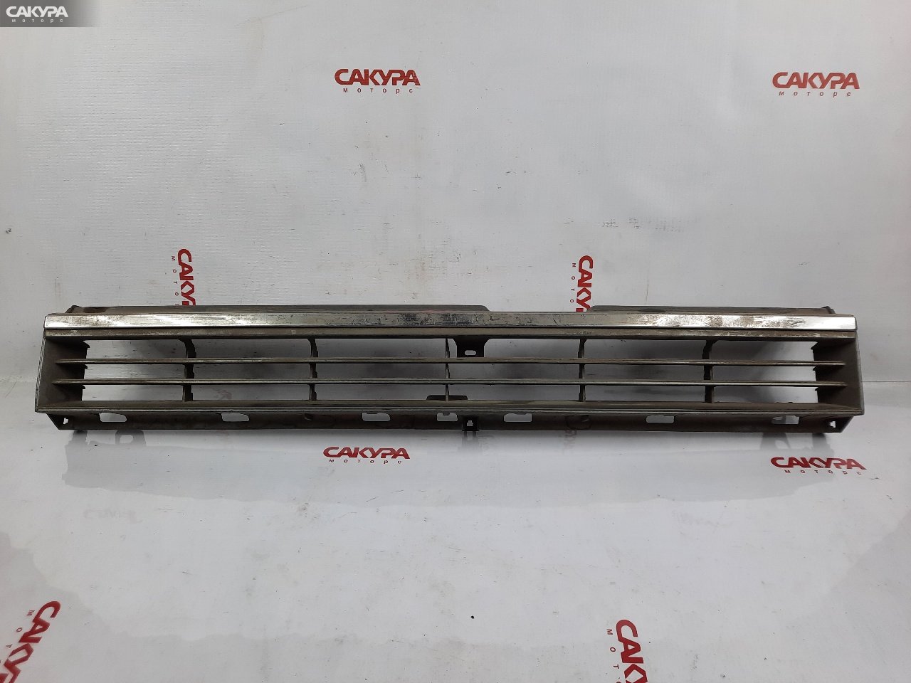Решетка радиатора Toyota Carina AT150: купить в Сакура Красноярск.