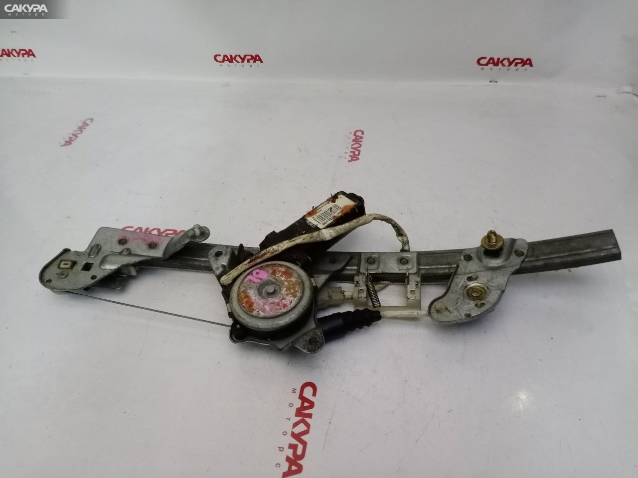 Стеклоподъемник задний левый Mazda Efini MS-8 MBEP: купить в Сакура Красноярск.