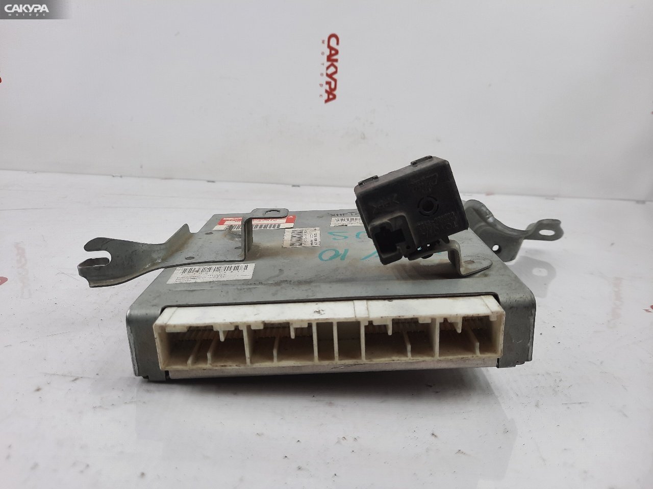 Блок управления ABS Toyota Prius NHW10 1NZ-FXE: купить в Сакура Красноярск.