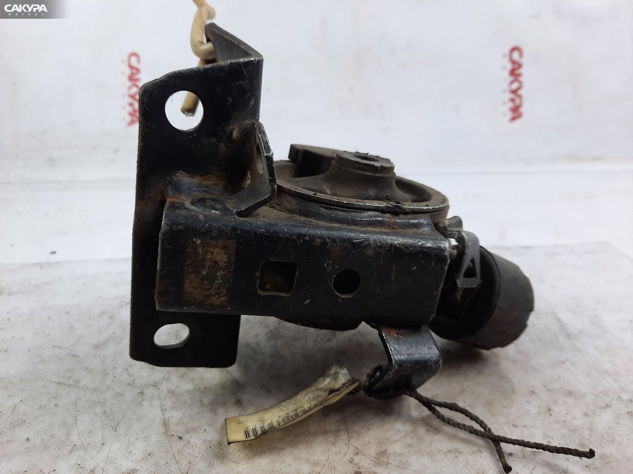 Подушка двигателя левая Toyota Corolla NZE121 1NZ-FE: купить в Сакура Красноярск.