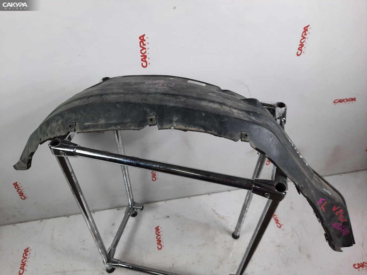 Подкрылок передний левый Mitsubishi Pajero V24W 4D56-T: купить в Сакура Красноярск.
