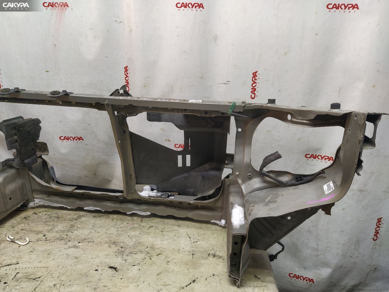 Рамка радиатора Toyota Duet M101A K3-VE: купить в Сакура Красноярск.