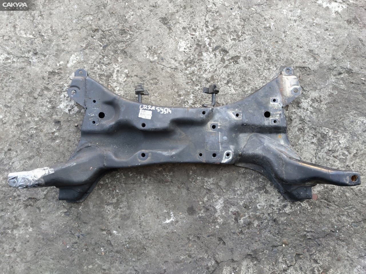 Балка поперечная передняя Mitsubishi Dingo CQ2A 4G15: купить в Сакура Красноярск.