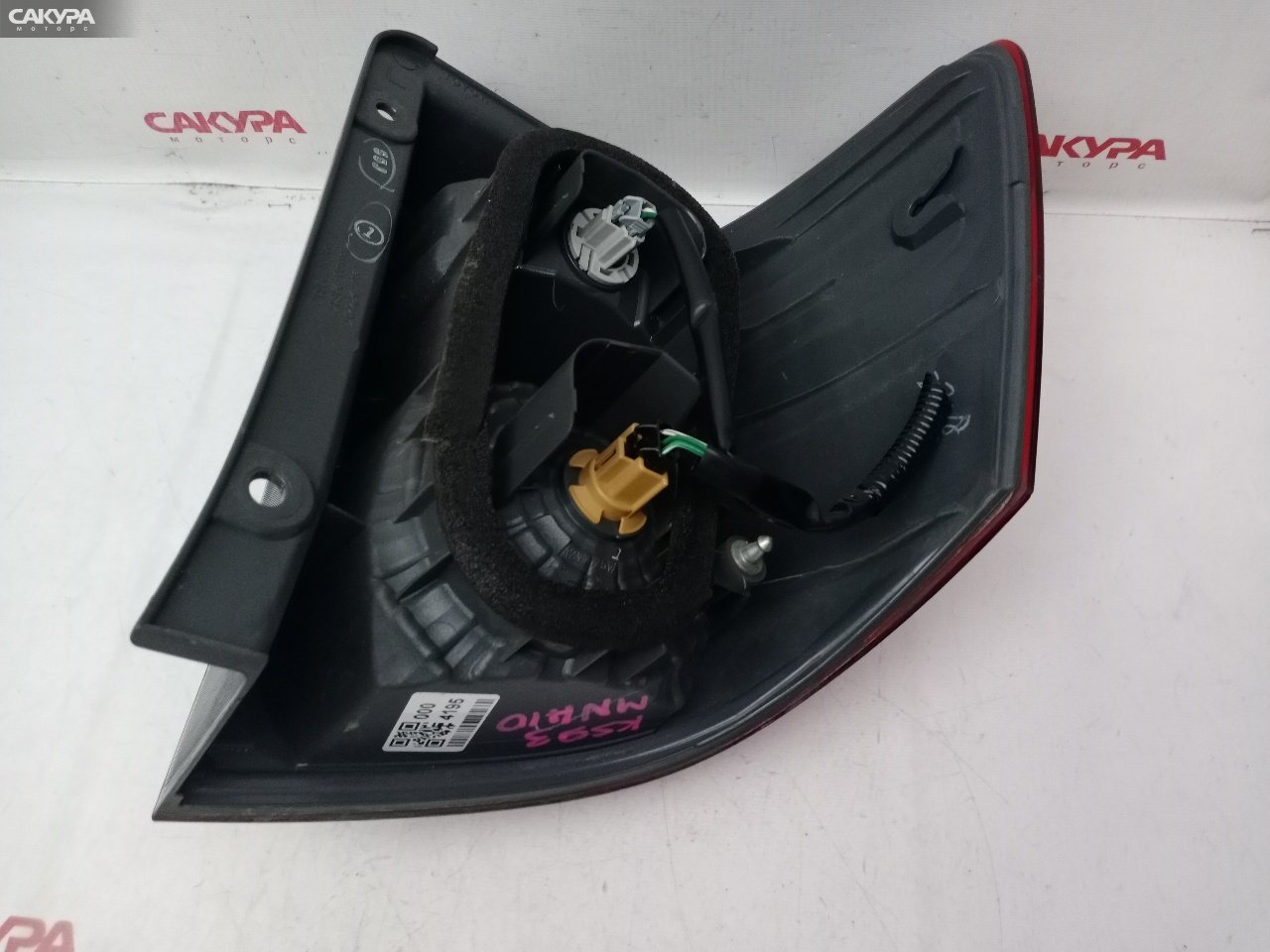 Фонарь стоп-сигнала левый Toyota Alphard MNH10W 1MZ-FE 58-18: купить в Сакура Красноярск.