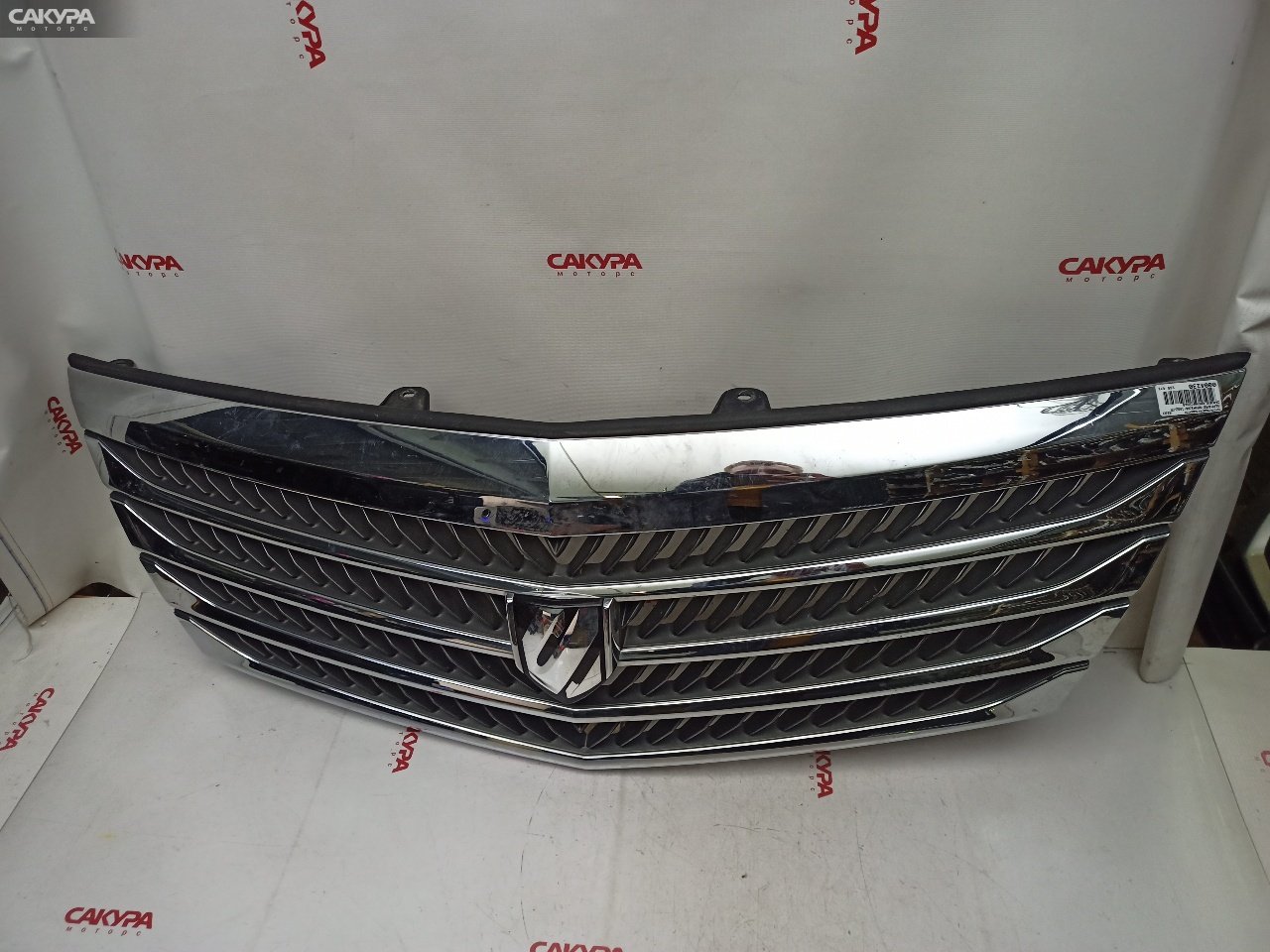 Решетка радиатора Toyota Alphard MNH10W 1MZ-FE: купить в Сакура Красноярск.