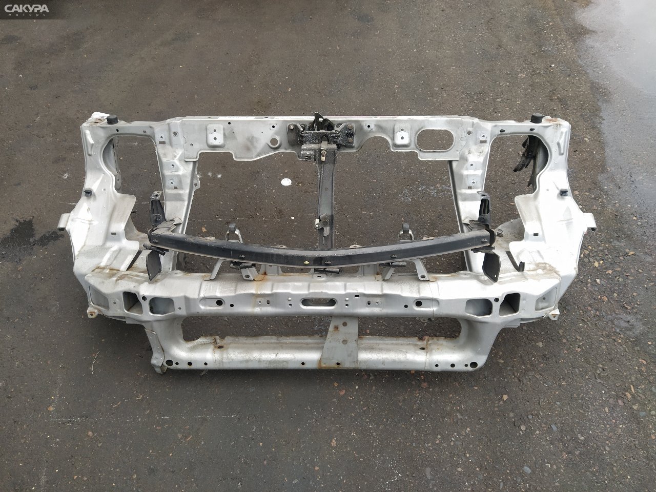 Рамка радиатора Mitsubishi Dion CR9W 4G63: купить в Сакура Красноярск.