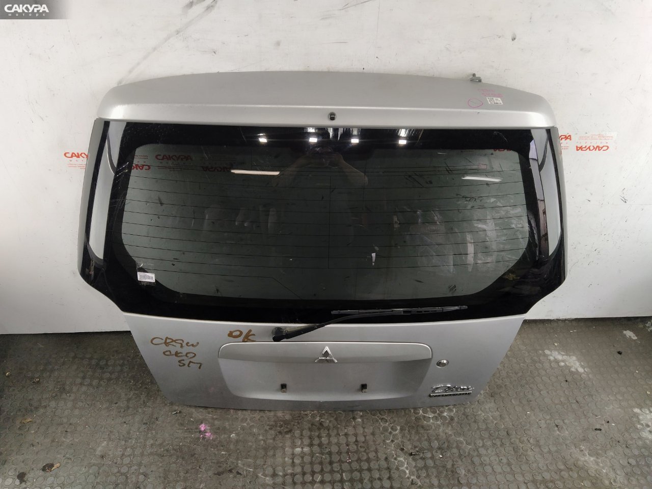 Дверь багажника Mitsubishi Dion CR9W 4G63: купить в Сакура Красноярск.