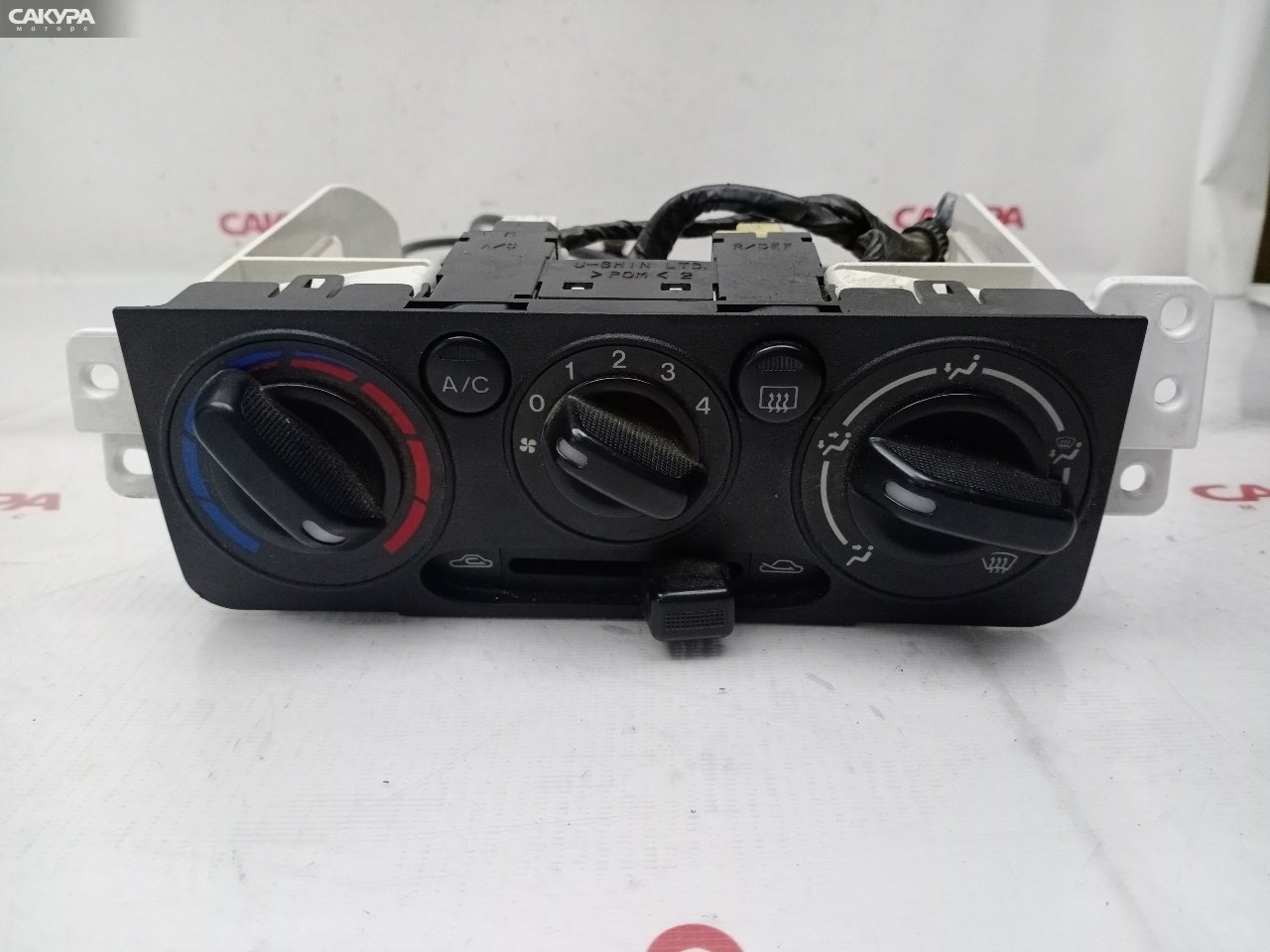 Блок управления климат-контролем Mazda Demio DW3W B3E: купить в Сакура Красноярск.